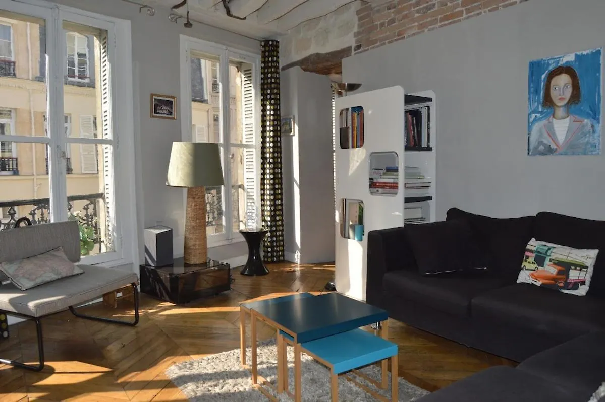 Typical Familial Old Apartment In Paris Center location