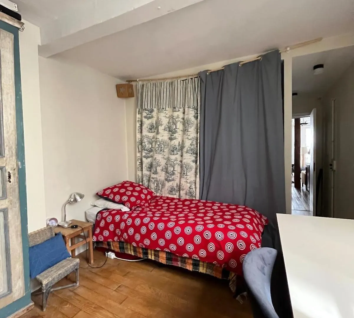Typical Familial Old Apartment In Paris Center