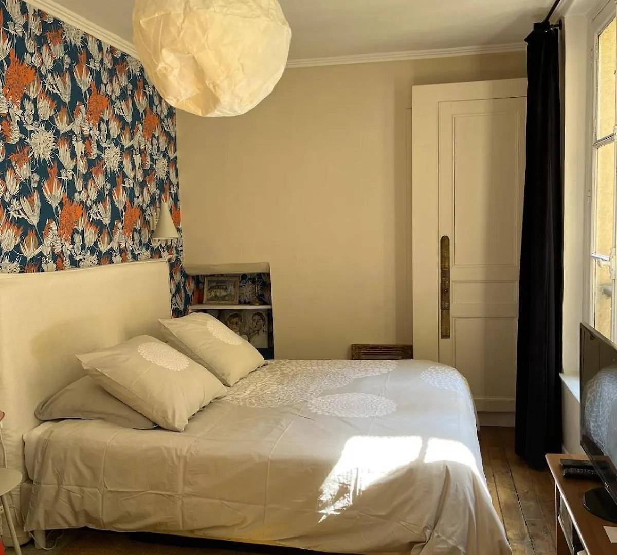 Typical Familial Old Apartment In Paris Center France